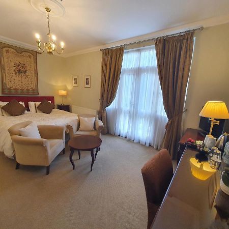 Ditton Lodge 킹스턴어폰템스 외부 사진